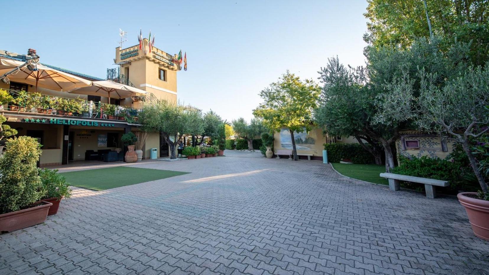 Heliopolis Camping & Village Pineto Luaran gambar